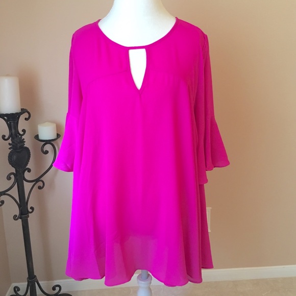 She and Sky Tops - Fuchsia Bell Sleeve Blouse/Tunic size Large